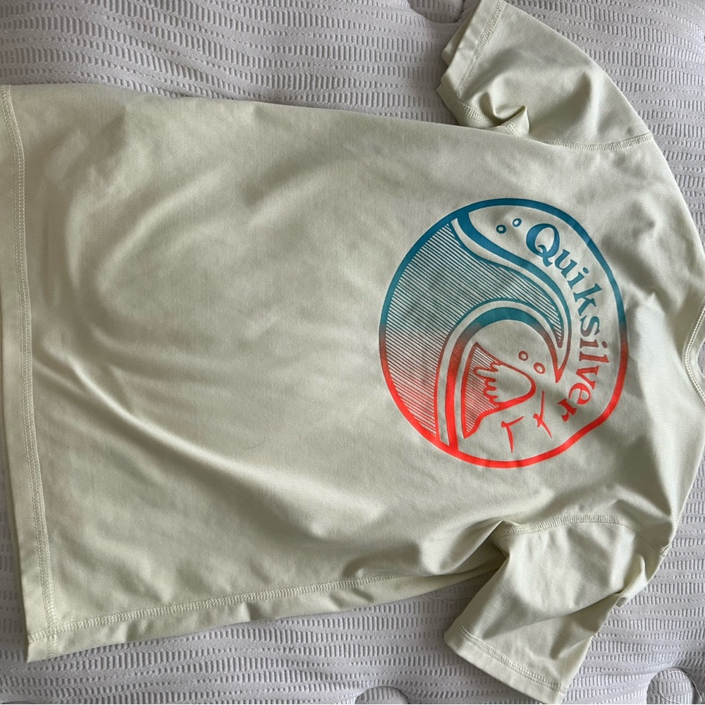 Quiksilver Cream Tee with Red and Blue Design